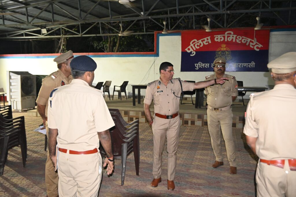 अपर पुलिस आयुक्त शिवहरी मीना ने Police Line में 1212 आरक्षियों के प्रशिक्षण तैयारियों का किया निरीक्षण अपर पुलिस आयुक्त शिवहरी मीना ने Police Line में 1212 आरक्षियों के प्रशिक्षण तैयारियों का किया निरीक्षण अपर पुलिस आयुक्त शिवहरी मीना ने Police Line में 1212 आरक्षियों के प्रशिक्षण तैयारियों का किया निरीक्षण
