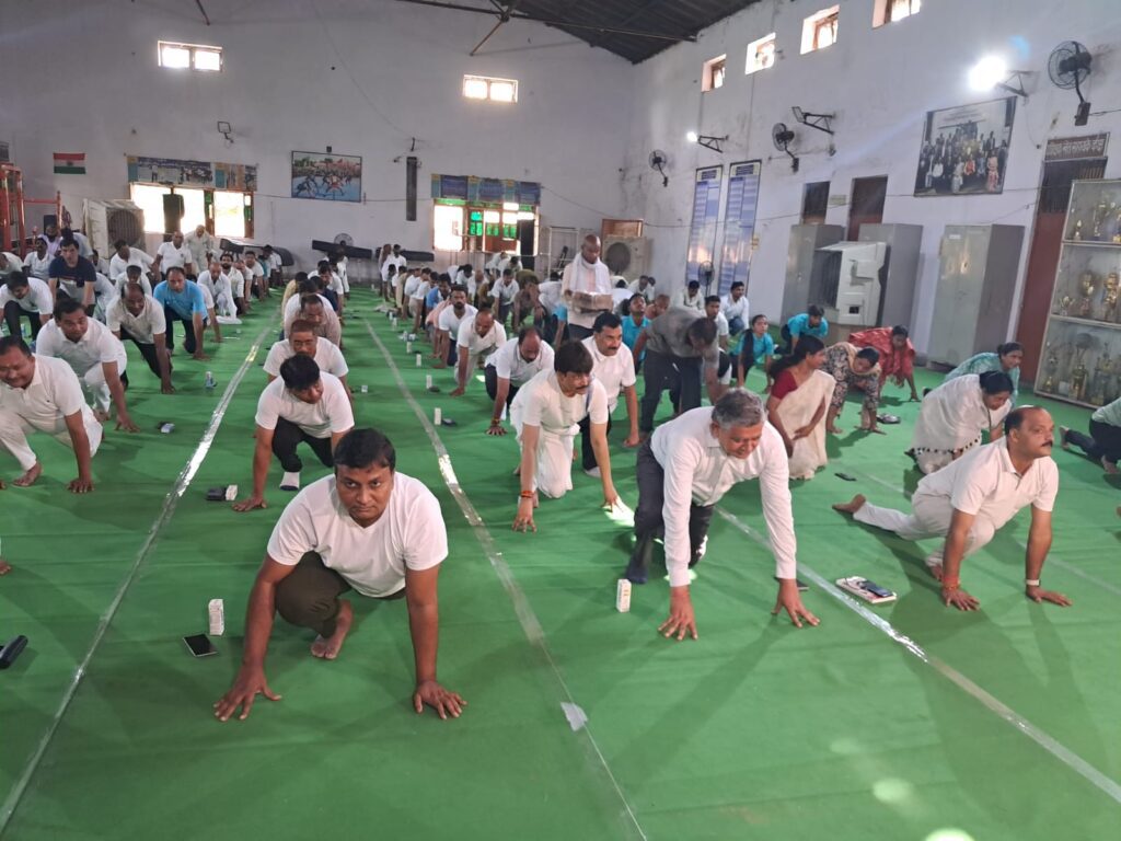 MGKVP : योग की शक्ति से राष्ट्र और विश्व कल्याण - कुलपति प्रो. आनन्द कुमार त्यागी MGKVP : योग की शक्ति से राष्ट्र और विश्व कल्याण - कुलपति प्रो. आनन्द कुमार त्यागी MGKVP : योग की शक्ति से राष्ट्र और विश्व कल्याण - कुलपति प्रो. आनन्द कुमार त्यागी