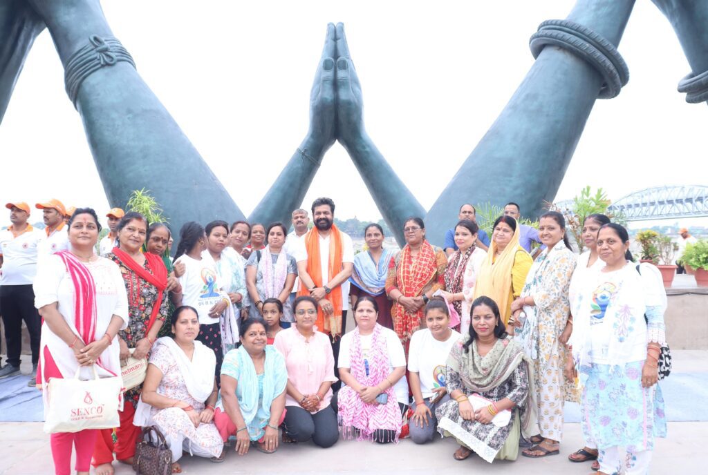 वाराणसी में भव्य Yoga Marathon , आयुष मंत्री डॉ. दयाशंकर मिश्र "दयालु" ने लिया हिस्सा वाराणसी में भव्य Yoga Marathon , आयुष मंत्री डॉ. दयाशंकर मिश्र "दयालु" ने लिया हिस्सा वाराणसी में भव्य Yoga Marathon , आयुष मंत्री डॉ. दयाशंकर मिश्र "दयालु" ने लिया हिस्सा