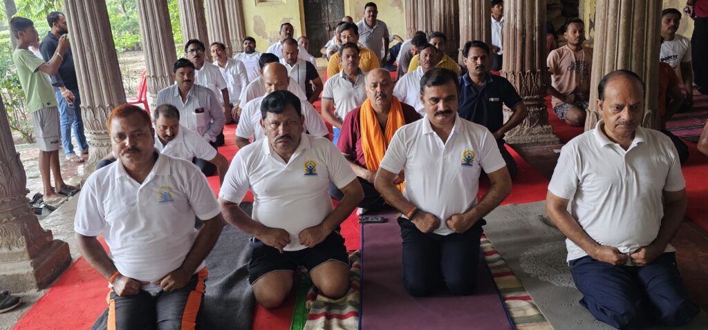 International Yoga Day: काशी क्षेत्र के 337 मंडलों में भाजपा कार्यकर्ताओं ने उत्साहपूर्वक किया योगाभ्यास International Yoga Day: काशी क्षेत्र के 337 मंडलों में भाजपा कार्यकर्ताओं ने उत्साहपूर्वक किया योगाभ्यास International Yoga Day: काशी क्षेत्र के 337 मंडलों में भाजपा कार्यकर्ताओं ने उत्साहपूर्वक किया योगाभ्यास
