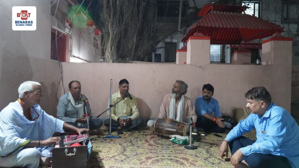 Ganesh Gaibi में साप्ताहिक भजन संध्या का आयोजन, भक्ति गीतों से गूंजा महमूरगंज का वातावरण Ganesh Gaibi में साप्ताहिक भजन संध्या का आयोजन, भक्ति गीतों से गूंजा महमूरगंज का वातावरण Ganesh Gaibi में साप्ताहिक भजन संध्या का आयोजन, भक्ति गीतों से गूंजा महमूरगंज का वातावरण