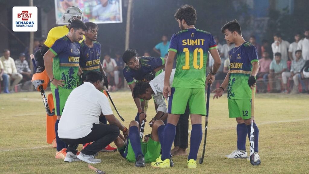 Vivek Singh Hockey Tournament 2025 का समापन, धनराज पिल्लै बोले – बनारस से निकल रहे हैं विश्वस्तरीय खिलाड़ी Vivek Singh Hockey Tournament 2025 का समापन, धनराज पिल्लै बोले – बनारस से निकल रहे हैं विश्वस्तरीय खिलाड़ी Vivek Singh Hockey Tournament 2025 का समापन, धनराज पिल्लै बोले – बनारस से निकल रहे हैं विश्वस्तरीय खिलाड़ी