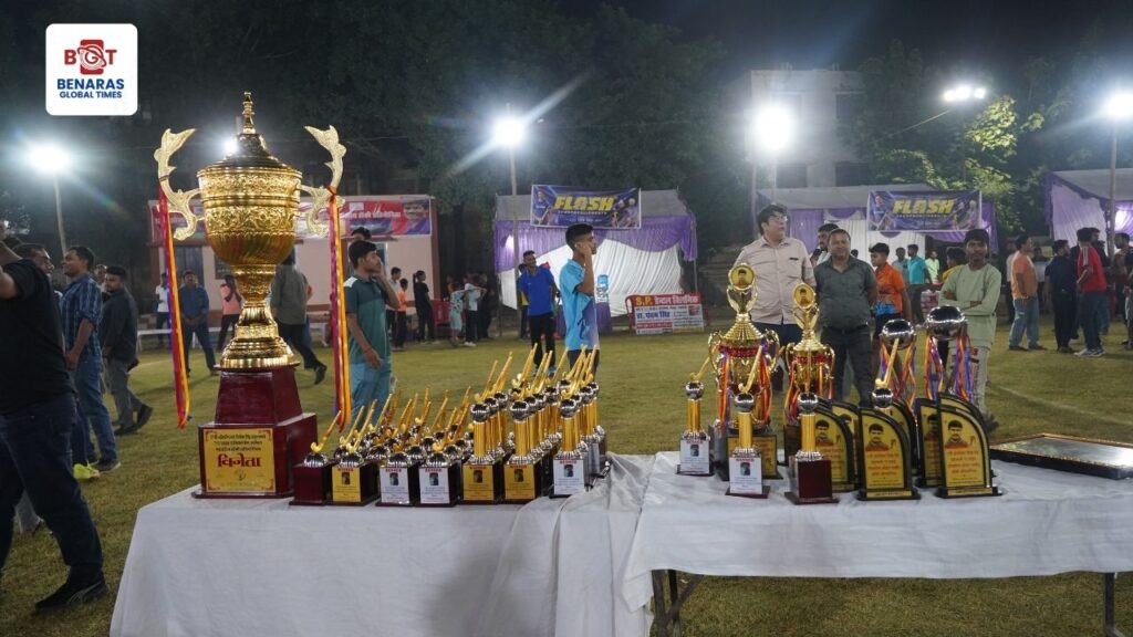 Vivek Singh Hockey Tournament 2025 का समापन, धनराज पिल्लै बोले – बनारस से निकल रहे हैं विश्वस्तरीय खिलाड़ी Vivek Singh Hockey Tournament 2025 का समापन, धनराज पिल्लै बोले – बनारस से निकल रहे हैं विश्वस्तरीय खिलाड़ी Vivek Singh Hockey Tournament 2025 का समापन, धनराज पिल्लै बोले – बनारस से निकल रहे हैं विश्वस्तरीय खिलाड़ी