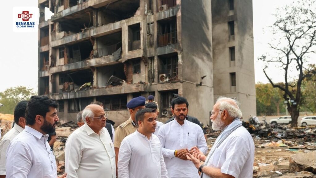 Ahmedabad Plane Crash: पीएम मोदी ने घायलों से की मुलाकात, एकमात्र जीवित बचे यात्री ने सुनाया आंखों देखा हाल Ahmedabad Plane Crash: पीएम मोदी ने घायलों से की मुलाकात, एकमात्र जीवित बचे यात्री ने सुनाया आंखों देखा हाल Ahmedabad Plane Crash: पीएम मोदी ने घायलों से की मुलाकात, एकमात्र जीवित बचे यात्री ने सुनाया आंखों देखा हाल