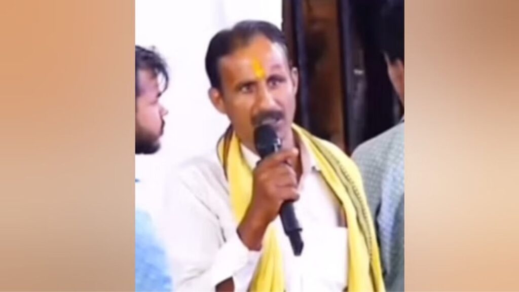 Kushinagar: नींद की गोलियों से बेहोश कर प्रेमी संग पति की हत्या, 18 एकड़ जमीन हड़पने की साजिश नाकाम Kushinagar: नींद की गोलियों से बेहोश कर प्रेमी संग पति की हत्या, 18 एकड़ जमीन हड़पने की साजिश नाकाम Kushinagar: नींद की गोलियों से बेहोश कर प्रेमी संग पति की हत्या, 18 एकड़ जमीन हड़पने की साजिश नाकाम
