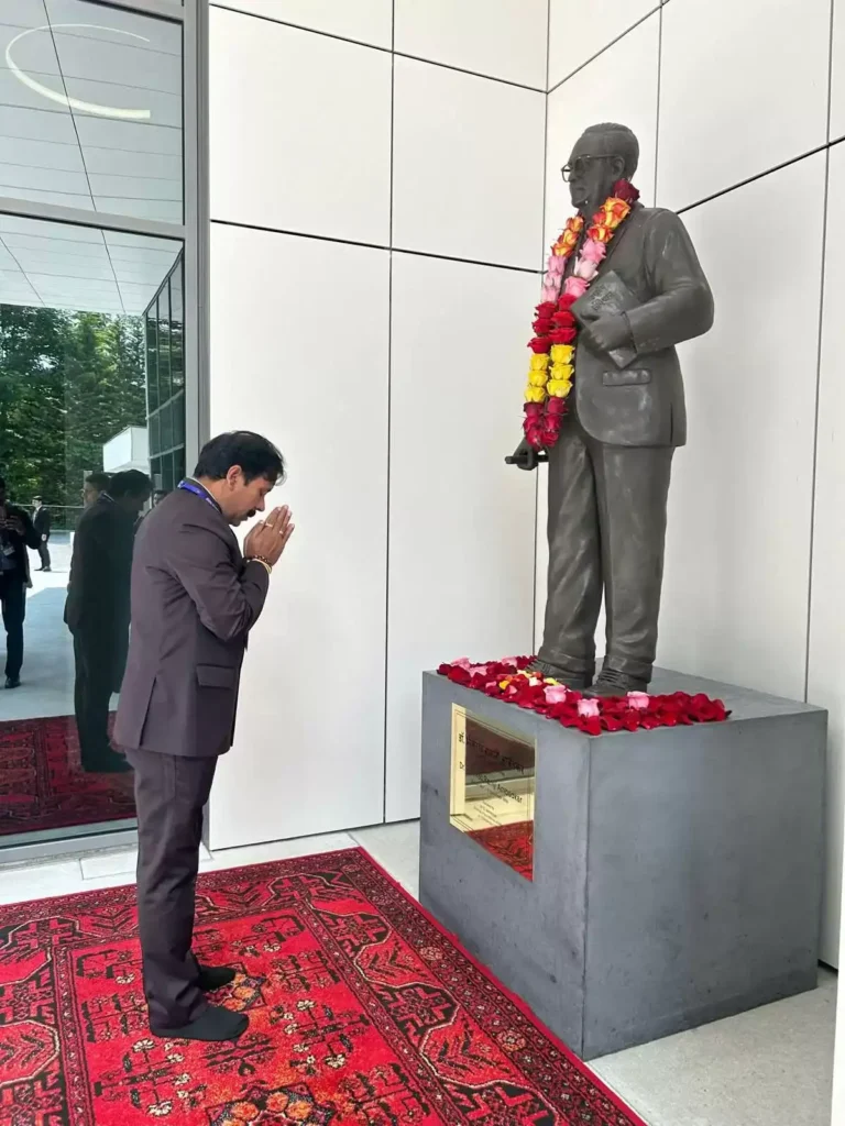 ILC 2025: UP के श्रम मंत्री अनिल राजभर ने किया भारत का प्रतिनिधित्व, डॉ. अम्बेडकर को दी श्रद्धांजलि ILC 2025: UP के श्रम मंत्री अनिल राजभर ने किया भारत का प्रतिनिधित्व, डॉ. अम्बेडकर को दी श्रद्धांजलि ILC 2025: UP के श्रम मंत्री अनिल राजभर ने किया भारत का प्रतिनिधित्व, डॉ. अम्बेडकर को दी श्रद्धांजलि