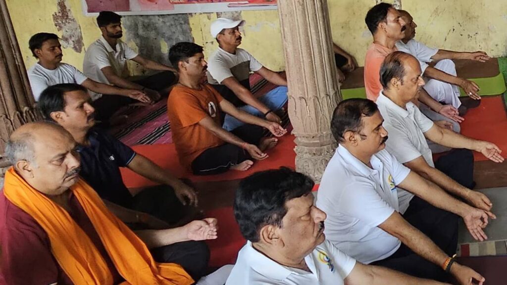 International Yoga Day: काशी क्षेत्र के 337 मंडलों में भाजपा कार्यकर्ताओं ने उत्साहपूर्वक किया योगाभ्यास International Yoga Day