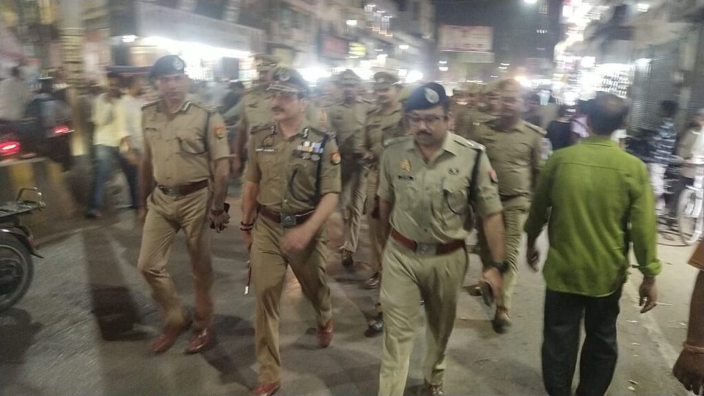 Bakrid 2025 : बकरीद से पहले वाराणसी में पुलिस कमिश्नर ने किया पैदल गश्त, सुरक्षा व्यवस्था का लिया जायजा Bakrid 2025 : बकरीद से पहले वाराणसी में पुलिस कमिश्नर ने किया पैदल गश्त, सुरक्षा व्यवस्था का लिया जायजा Bakrid 2025 : बकरीद से पहले वाराणसी में पुलिस कमिश्नर ने किया पैदल गश्त, सुरक्षा व्यवस्था का लिया जायजा