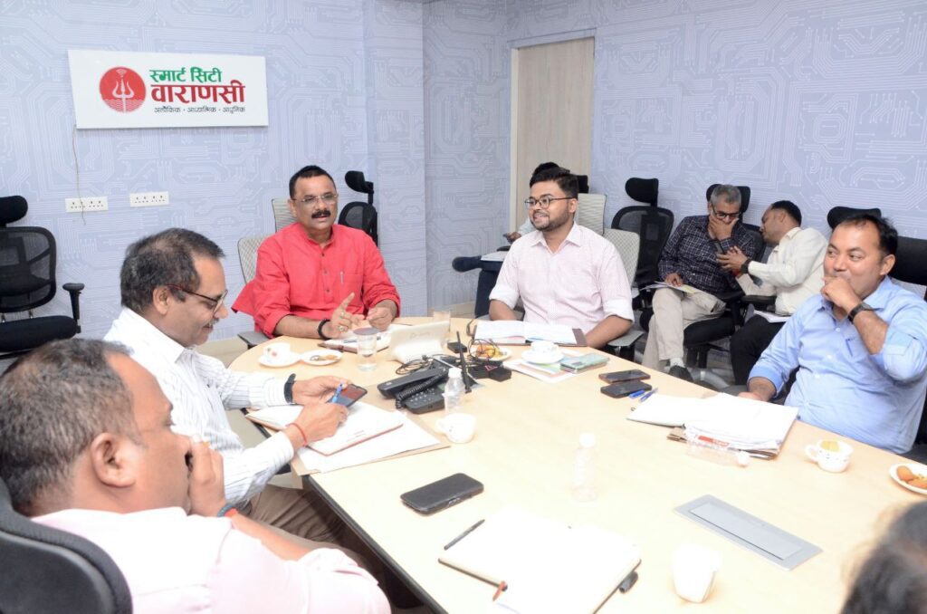 Varanasi : महापौर ने अधिकारियों संग की समीक्षा बैठक, शहर से अतिक्रमण हटाने के दिए सख्त निर्देश Varanasi : महापौर ने अधिकारियों संग की समीक्षा बैठक, शहर से अतिक्रमण हटाने के दिए सख्त निर्देश Varanasi : महापौर ने अधिकारियों संग की समीक्षा बैठक, शहर से अतिक्रमण हटाने के दिए सख्त निर्देश