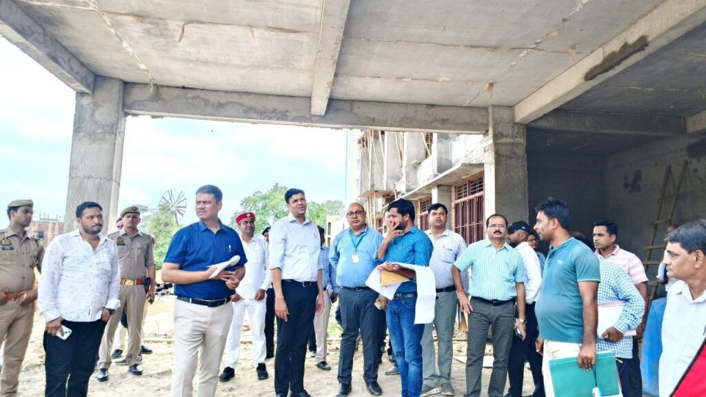 Ghazipur : जनसमस्याओं के समाधान में लापरवाही बर्दाश्त नहीं, मंडलायुक्त ने अधिकारियों को दिए सख्त निर्देश Ghazipur : जनसमस्याओं के समाधान में लापरवाही बर्दाश्त नहीं, मंडलायुक्त ने अधिकारियों को दिए सख्त निर्देश Ghazipur : जनसमस्याओं के समाधान में लापरवाही बर्दाश्त नहीं, मंडलायुक्त ने अधिकारियों को दिए सख्त निर्देश
