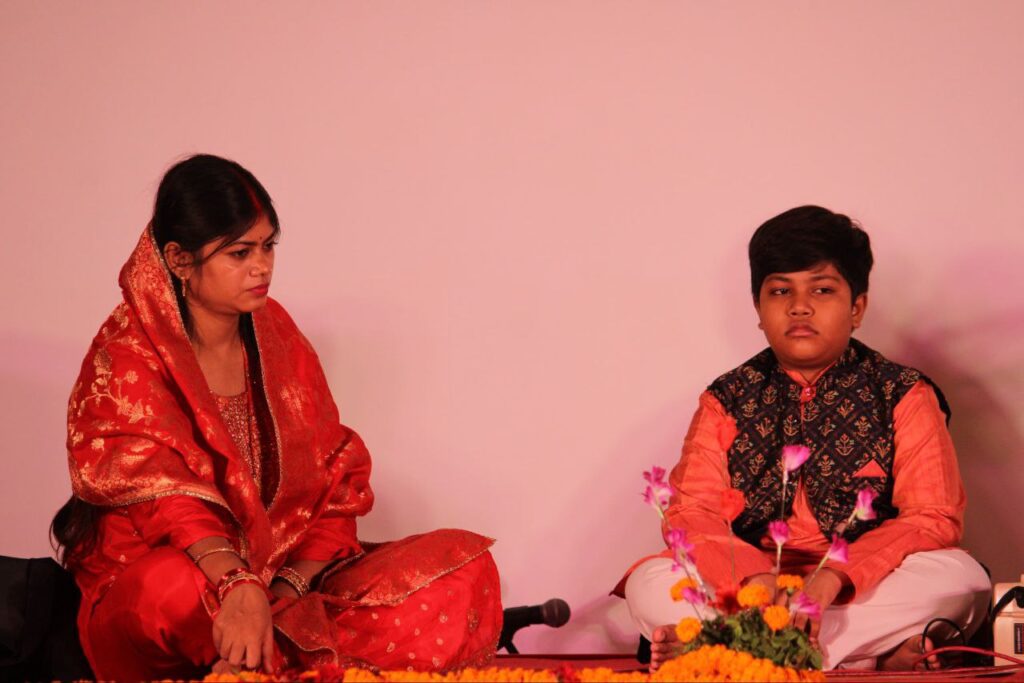 Kashi Vishwanath Dham में ‘पूरब पच्छिम संगीत’ भजन संध्या का आयोजन, प्रसिद्ध नृत्यांगना ममता टंडन के कत्थक नृत्य ने दर्शकों को किया मंत्रमुग्ध Kashi Vishwanath Dham में ‘पूरब पच्छिम संगीत’ भजन संध्या का आयोजन, प्रसिद्ध नृत्यांगना ममता टंडन के कत्थक नृत्य ने दर्शकों को किया मंत्रमुग्ध Kashi Vishwanath Dham में ‘पूरब पच्छिम संगीत’ भजन संध्या का आयोजन, प्रसिद्ध नृत्यांगना ममता टंडन के कत्थक नृत्य ने दर्शकों को किया मंत्रमुग्ध