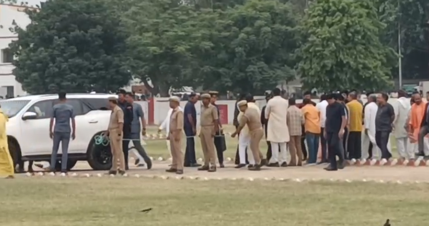 CM योगी दो दिवसीय दौरे पर काशी पहुंचे,विकास परियोजनाओं का निरीक्षण और गृहमंत्री की बैठक की समीक्षा CM योगी दो दिवसीय दौरे पर काशी पहुंचे,विकास परियोजनाओं का निरीक्षण और गृहमंत्री की बैठक की समीक्षा CM योगी दो दिवसीय दौरे पर काशी पहुंचे,विकास परियोजनाओं का निरीक्षण और गृहमंत्री की बैठक की समीक्षा