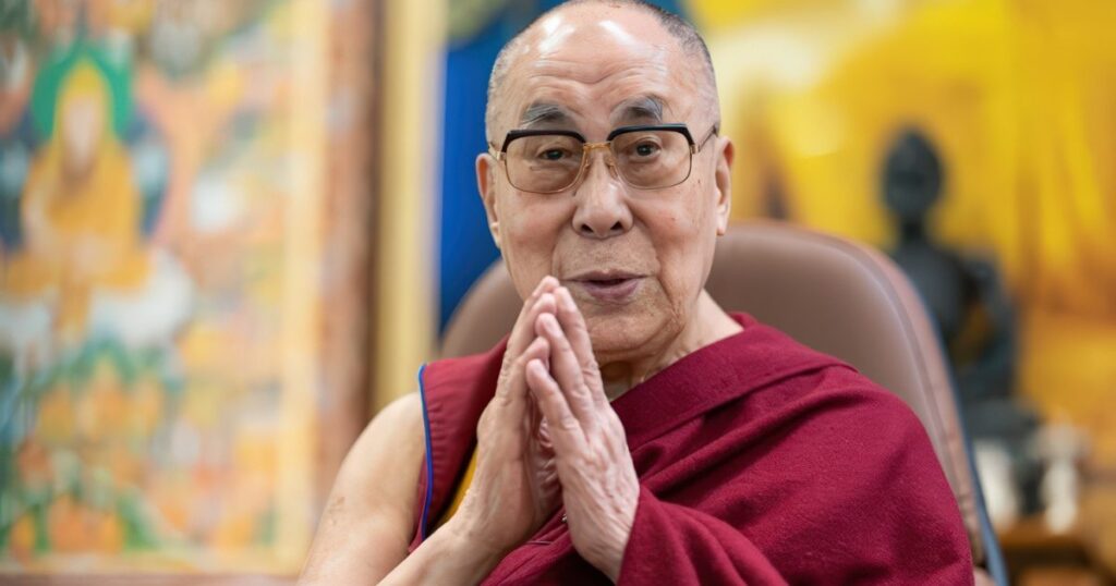 15वें Dalai Lama के उत्तराधिकारी चयन पर फिर टकराव, बोले- चीन नहीं, तिब्बती परंपरा तय करेगी अगला धर्मगुरु 15वें Dalai Lama के उत्तराधिकारी चयन पर फिर टकराव, बोले- चीन नहीं, तिब्बती परंपरा तय करेगी अगला धर्मगुरु 15वें Dalai Lama के उत्तराधिकारी चयन पर फिर टकराव, बोले- चीन नहीं, तिब्बती परंपरा तय करेगी अगला धर्मगुरु