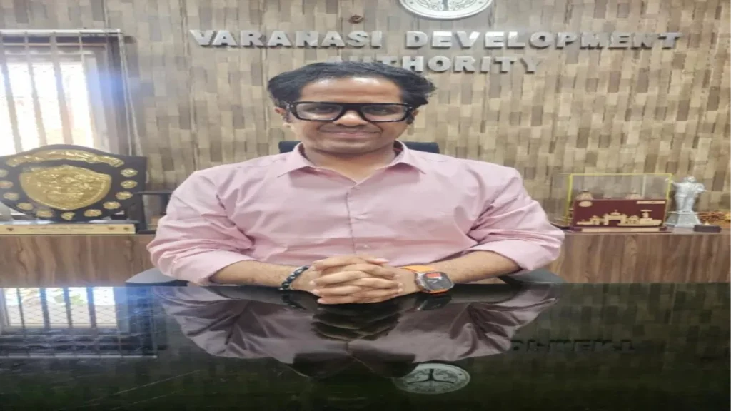 Varanasi: गिलट बाजार से काल भैरव मंदिर तक बनेगा 8 किलोमीटर का भव्य 'संगीत पथ' Varanasi: गिलट बाजार से काल भैरव मंदिर तक बनेगा 8 किलोमीटर का भव्य 'संगीत पथ' Varanasi: गिलट बाजार से काल भैरव मंदिर तक बनेगा 8 किलोमीटर का भव्य 'संगीत पथ'