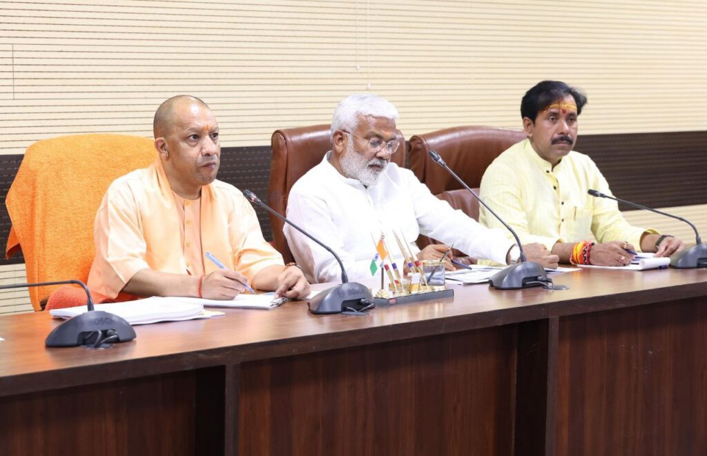 CM Yogi ने दिए विकास कार्यों को समय से पूरा करने के निर्देश, कहा– सोशल मीडिया पर माहौल बिगाड़ने वालों पर हो सख्त कार्रवाई CM Yogi ने दिए विकास कार्यों को समय से पूरा करने के निर्देश, कहा– सोशल मीडिया पर माहौल बिगाड़ने वालों पर हो सख्त कार्रवाई CM Yogi ने दिए विकास कार्यों को समय से पूरा करने के निर्देश, कहा– सोशल मीडिया पर माहौल बिगाड़ने वालों पर हो सख्त कार्रवाई