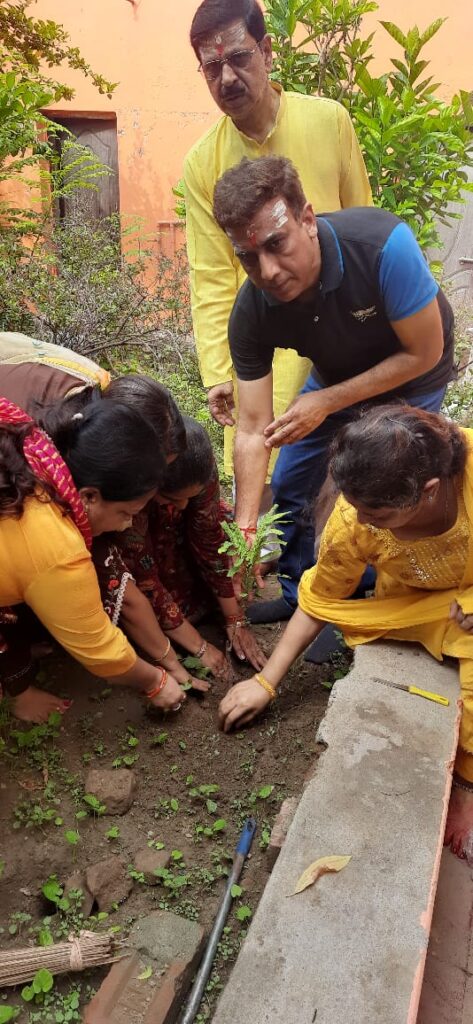 Rotary Club ऑफ वाराणसी नार्थ की "हरित काशी" पहल, पंचअग्नि अखाड़ा में पौधारोपण व यज्ञ के साथ शुरू हुई मुहिम Rotary Club ऑफ वाराणसी नार्थ की "हरित काशी" पहल, पंचअग्नि अखाड़ा में पौधारोपण व यज्ञ के साथ शुरू हुई मुहिम Rotary Club ऑफ वाराणसी नार्थ की "हरित काशी" पहल, पंचअग्नि अखाड़ा में पौधारोपण व यज्ञ के साथ शुरू हुई मुहिम
