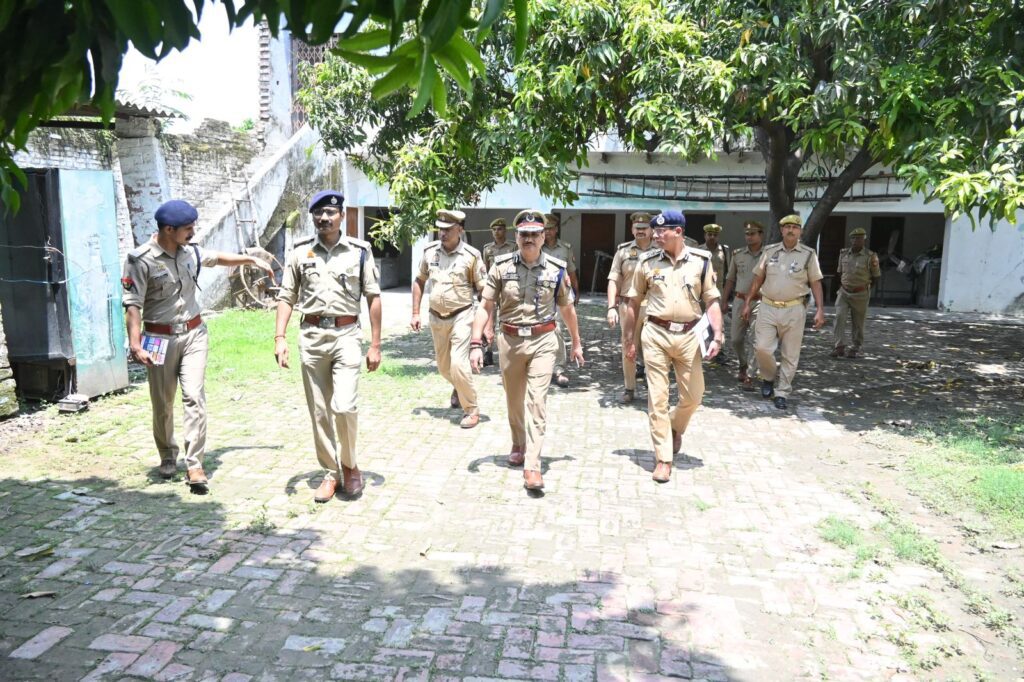 ढाबे पर युवती का संदिग्ध शव मिलने से सनसनी, Police Commissioner ने किया घटनास्थल का निरीक्षण ढाबे पर युवती का संदिग्ध शव मिलने से सनसनी, Police Commissioner ने किया घटनास्थल का निरीक्षण ढाबे पर युवती का संदिग्ध शव मिलने से सनसनी, Police Commissioner ने किया घटनास्थल का निरीक्षण