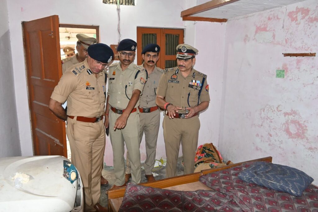 ढाबे पर युवती का संदिग्ध शव मिलने से सनसनी, Police Commissioner ने किया घटनास्थल का निरीक्षण ढाबे पर युवती का संदिग्ध शव मिलने से सनसनी, Police Commissioner ने किया घटनास्थल का निरीक्षण ढाबे पर युवती का संदिग्ध शव मिलने से सनसनी, Police Commissioner ने किया घटनास्थल का निरीक्षण