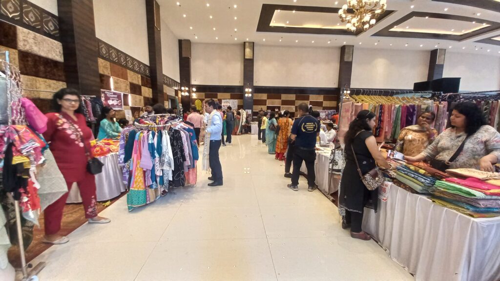 Shravani Mela 2025 : वाराणसी में सांस्कृतिक उत्सव के साथ गूंजा महिला सशक्तिकरण का संदेश, हजारों लोगों ने लिया सहभाग Shravani Mela 2025 : वाराणसी में सांस्कृतिक उत्सव के साथ गूंजा महिला सशक्तिकरण का संदेश, हजारों लोगों ने लिया सहभाग Shravani Mela 2025 : वाराणसी में सांस्कृतिक उत्सव के साथ गूंजा महिला सशक्तिकरण का संदेश, हजारों लोगों ने लिया सहभाग