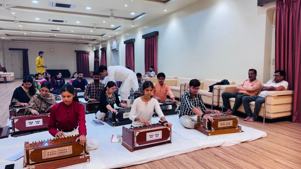 Kashi में पहली बार संवादिनी पर केंद्रित दो दिवसीय कार्यशाला 'श्रुति संवाद' का आयोजन Kashi में पहली बार संवादिनी पर केंद्रित दो दिवसीय कार्यशाला 'श्रुति संवाद' का आयोजन Kashi में पहली बार संवादिनी पर केंद्रित दो दिवसीय कार्यशाला 'श्रुति संवाद' का आयोजन