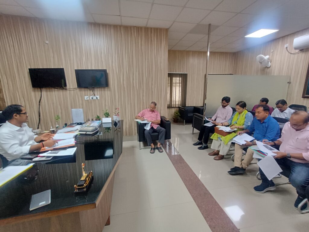 VDA : काशी-सारनाथ एक्शन प्लान के क्रियान्वयन को लेकर उपाध्यक्ष पुलकित गर्ग की अध्यक्षता में बैठक सम्पन्न VDA : काशी-सारनाथ एक्शन प्लान के क्रियान्वयन को लेकर उपाध्यक्ष पुलकित गर्ग की अध्यक्षता में बैठक सम्पन्न VDA : काशी-सारनाथ एक्शन प्लान के क्रियान्वयन को लेकर उपाध्यक्ष पुलकित गर्ग की अध्यक्षता में बैठक सम्पन्न