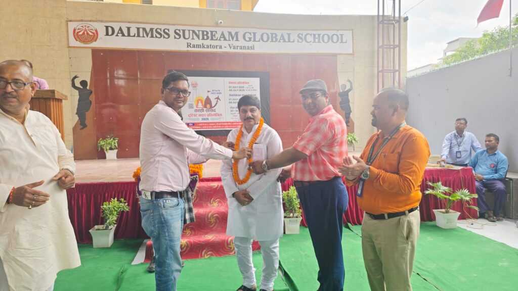 काशी सांसद Tourist Guide Competition 2025: दूसरे दिन डिक्लेमेशन और निबंध प्रतियोगिता में दिखा युवाओं का उत्साह Tourist Guide Competition
