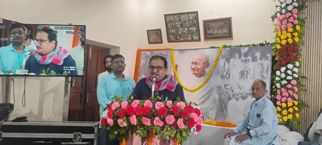 पूर्व PM Chandrashekhar की पुण्यतिथि पर हुई विचारगोष्ठी, 'अमृतकाल में आपातकाल' पर गूंजे धर्म, राजनीति और गांधी के स्वर Chandrashekhar