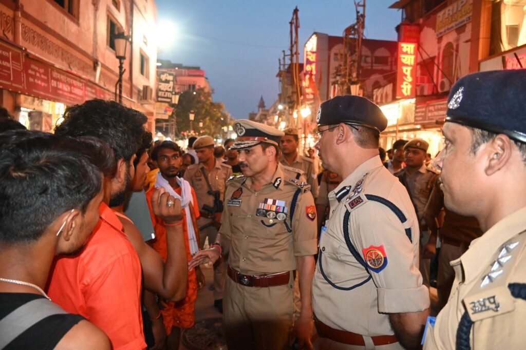 श्रावण मास के प्रथम सोमवार पर Police Commissioner ने किया कांवड़ मार्ग का निरीक्षण Police Commissioner