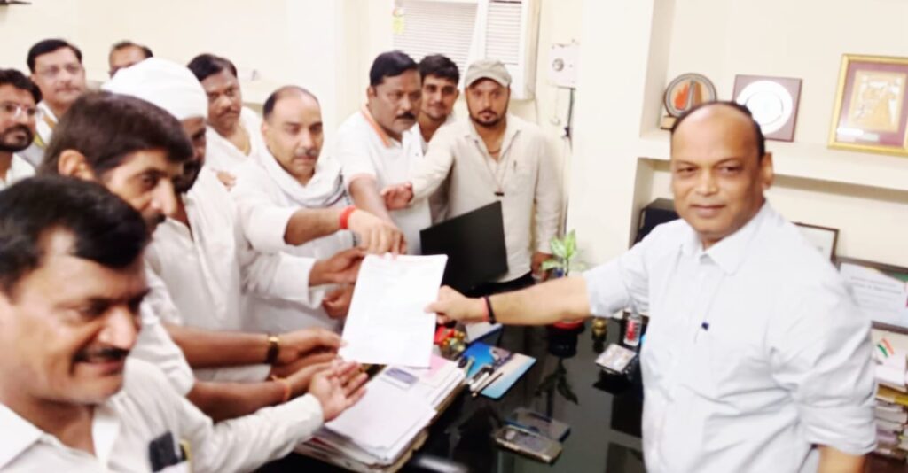 वाराणसी में Congress ने खोली प्रशासन की पोल, हजारों प्रभावित Congress