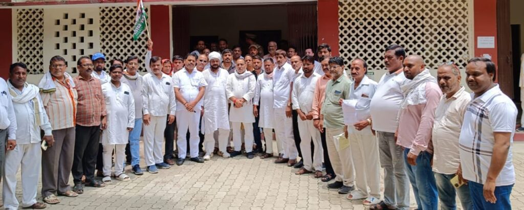 वाराणसी में Congress ने खोली प्रशासन की पोल, हजारों प्रभावित Congress