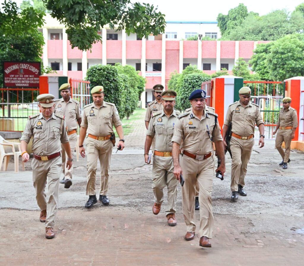 RO/ARO Exam 2023 से पहले वाराणसी में सख्ती,शिवहरी मीना ने किया परीक्षा केंद्रों का अचानक दौरा Exam