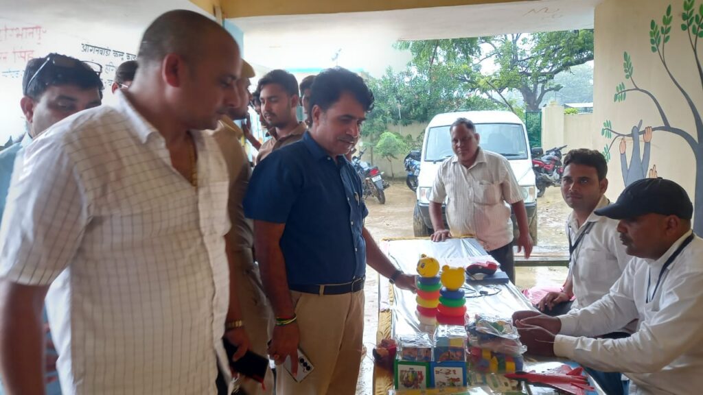 सेवापुरी में Gram Chaupal का आयोजन: हरिभानपुर और ऊपरवार गांवों में 400 से अधिक ग्रामीणों को मिला लाभ Gram Chaupal
