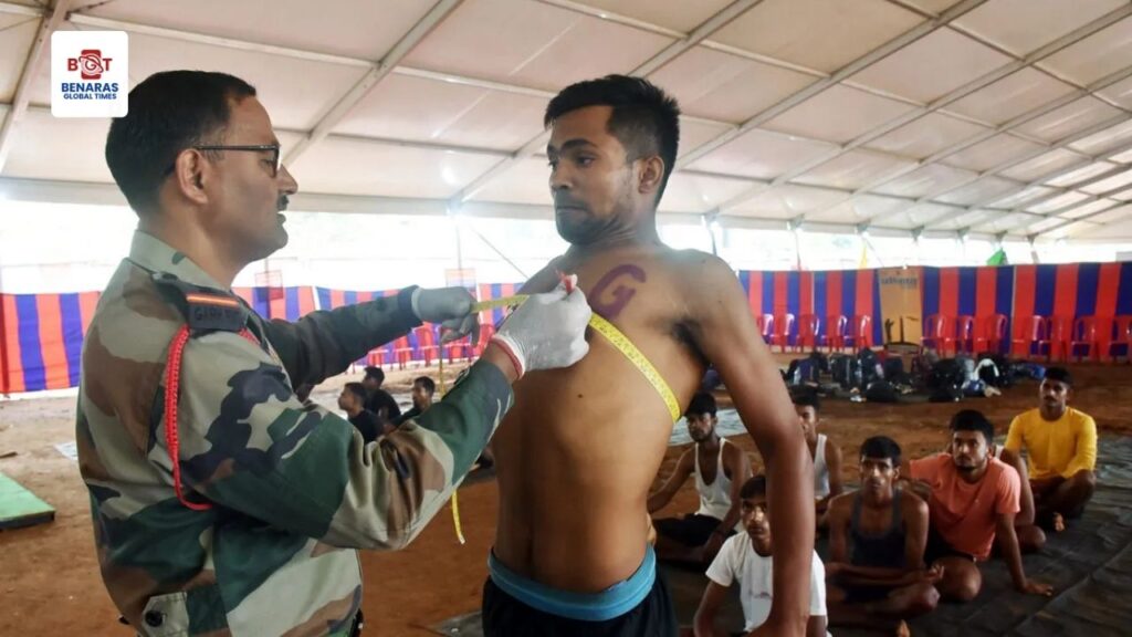 Agniveer Bharti: अग्निवीर बनने की राह हुई कठिन, अब 3 परीक्षाओं से गुजरना होगा Agniveer Bharti: अग्निवीर बनने की राह हुई कठिन, अब 3 परीक्षाओं से गुजरना होगा Agniveer Bharti: अग्निवीर बनने की राह हुई कठिन, अब 3 परीक्षाओं से गुजरना होगा