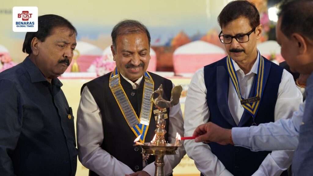 Rotary Club Varanasi ने मनाया 23वां पदग्रहण समारोह, सेवा और संकल्प का रहा उत्साहपूर्ण आयोजन Rotary Club Varanasi ने मनाया 23वां पदग्रहण समारोह, सेवा और संकल्प का रहा उत्साहपूर्ण आयोजन Rotary Club Varanasi ने मनाया 23वां पदग्रहण समारोह, सेवा और संकल्प का रहा उत्साहपूर्ण आयोजन