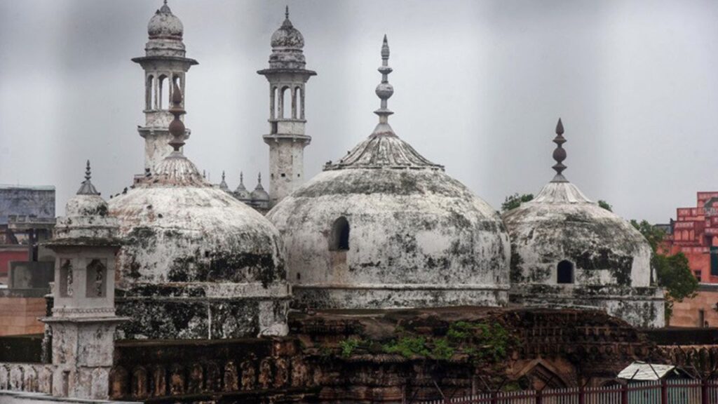 Allahabad High Court : ज्ञानवापी विवाद फिर सुर्खियों में,वजुखाना सर्वे पर वाराणसी कोर्ट के फैसले को राखी सिंह ने हाई कोर्ट में चुनौती Allahabad High Court : ज्ञानवापी विवाद फिर सुर्खियों में,वजुखाना सर्वे पर वाराणसी कोर्ट के फैसले को राखी सिंह ने हाई कोर्ट में चुनौती Allahabad High Court : ज्ञानवापी विवाद फिर सुर्खियों में,वजुखाना सर्वे पर वाराणसी कोर्ट के फैसले को राखी सिंह ने हाई कोर्ट में चुनौती