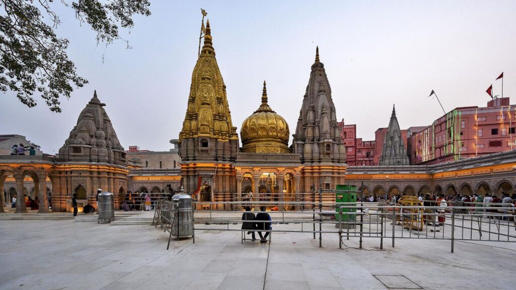 सावन से पहले काशी में फिर गूंजेगी ‘ॐ’ की दिव्य ध्वनि, चौराहों पर Sound System से भक्तिमय माहौल की तैयारी सावन से पहले काशी में फिर गूंजेगी ‘ॐ’ की दिव्य ध्वनि, चौराहों पर Sound System से भक्तिमय माहौल की तैयारी सावन से पहले काशी में फिर गूंजेगी ‘ॐ’ की दिव्य ध्वनि, चौराहों पर Sound System से भक्तिमय माहौल की तैयारी