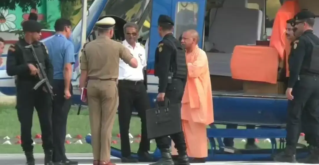CM Yogi : मुख्यमंत्री 2 दिवसीय दौरे पर पहुंचे काशी, सावन की तैयारियों से लेकर मंदिरों में दर्शन तक रहेगी खास गतिविधियां CM Yogi