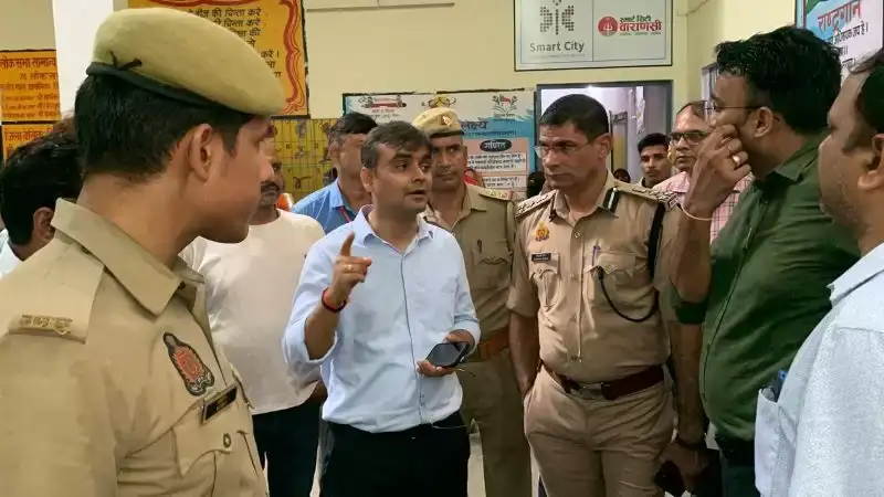 Relief Posts : काशी में गंगा के बाद अब वरुणा भी उफान पर, निचले इलाकों में जलभराव, प्रशासन ने शुरू की राहत चौकियां Relief Posts
