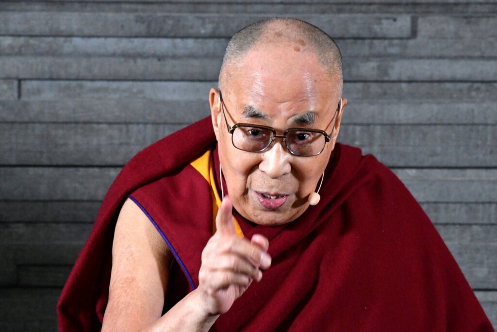 15वें Dalai Lama के उत्तराधिकारी चयन पर फिर टकराव, बोले- चीन नहीं, तिब्बती परंपरा तय करेगी अगला धर्मगुरु 15वें Dalai Lama के उत्तराधिकारी चयन पर फिर टकराव, बोले- चीन नहीं, तिब्बती परंपरा तय करेगी अगला धर्मगुरु 15वें Dalai Lama के उत्तराधिकारी चयन पर फिर टकराव, बोले- चीन नहीं, तिब्बती परंपरा तय करेगी अगला धर्मगुरु