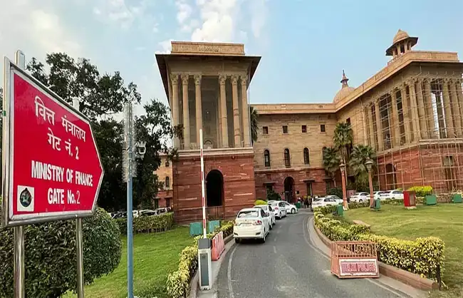 GST में बड़ा बदलाव: दो स्लैब का प्रस्ताव, चुनिंदा वस्तुओं पर विशेष दरें, दीपावली तक लागू होंगे सुधार GST