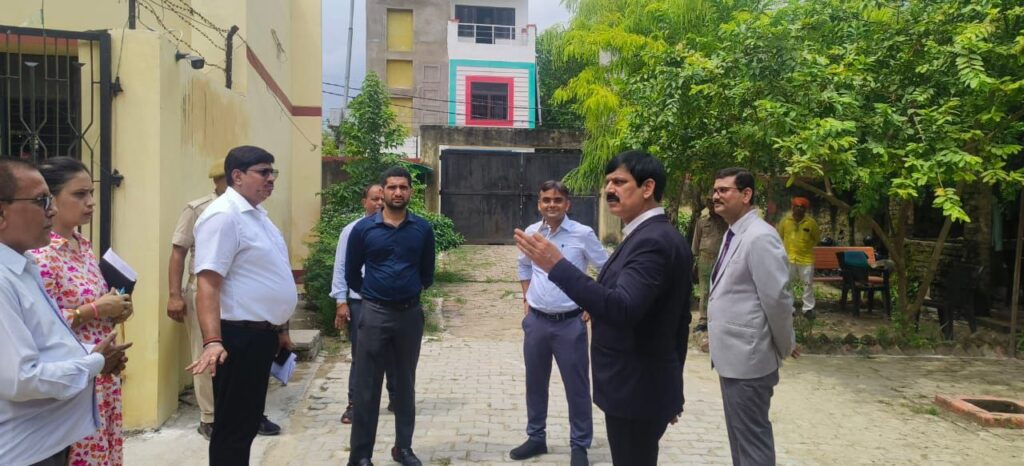 Varanasi : जिला जज और डीएम ने बाल गृहों का किया निरीक्षण, बच्चों की काउंसिलिंग और शिक्षा पर विशेष ध्यान देने के निर्देश Varanasi : जिला जज और डीएम ने बाल गृहों का किया निरीक्षण, बच्चों की काउंसिलिंग और शिक्षा पर विशेष ध्यान देने के निर्देश Varanasi : जिला जज और डीएम ने बाल गृहों का किया निरीक्षण, बच्चों की काउंसिलिंग और शिक्षा पर विशेष ध्यान देने के निर्देश