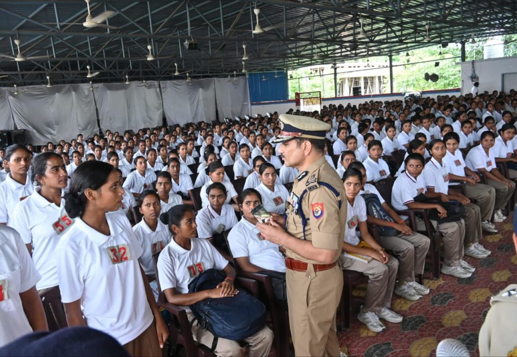 Police Commissioner ने 501 महिला प्रशिक्षु आरक्षियों को दिए मॉडर्न पुलिसिंग के गुर Police Commissioner