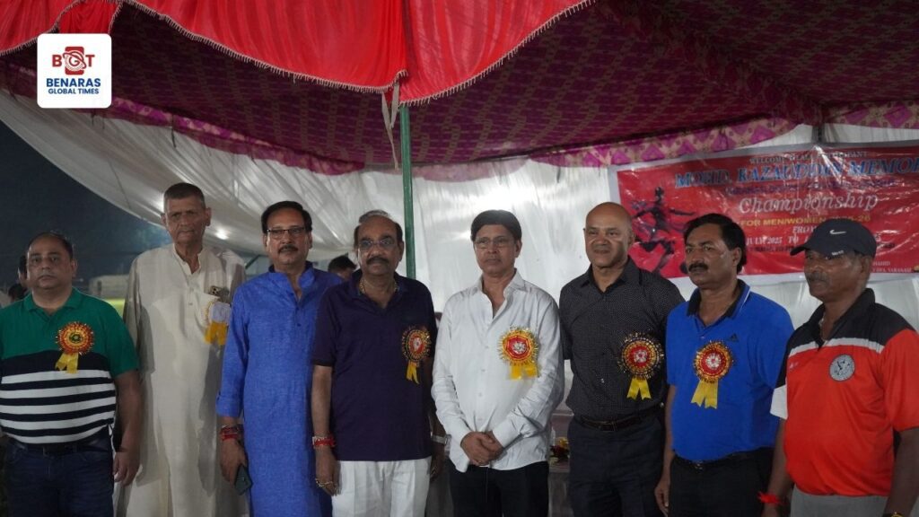 BHU: मोहम्मद रजाउद्दीन मेमोरियल वाराणसी जिला फुटबॉल सुपर लीग का फाइनल, यंग हीरोज ने यूपीएससी को 4-0 से दी मात BHU: मोहम्मद रजाउद्दीन मेमोरियल वाराणसी जिला फुटबॉल सुपर लीग का फाइनल, यंग हीरोज ने यूपीएससी को 4-0 से दी मात