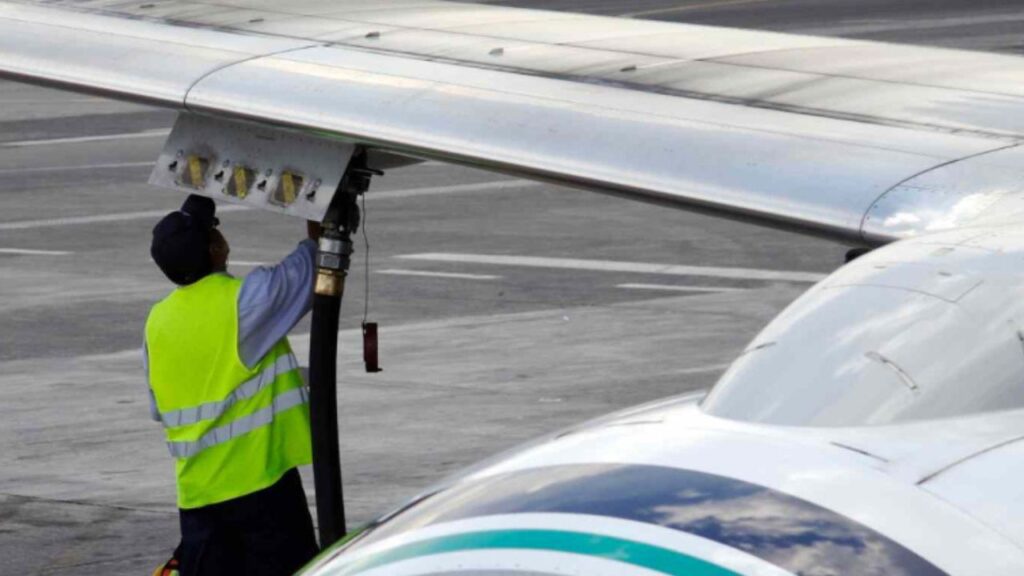Jet Fuel हुआ महंगा: विमान ईंधन की कीमतों में लगातार दूसरे महीने बढ़ोतरी, एयरलाइंस की लागत बढ़ी Jet Fuel